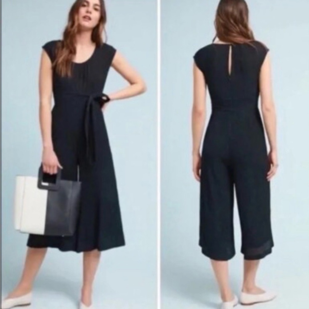 Anthropologie abbey
Jumpsuit Black Gauze
Wide Leg Crop Pockets size 2